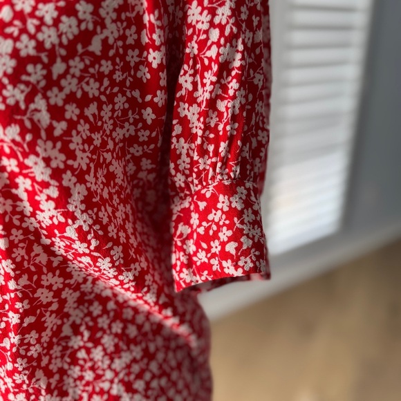 J Crew Red Floral Short Sleeve Blouse Size Small - Picture 2 of 9